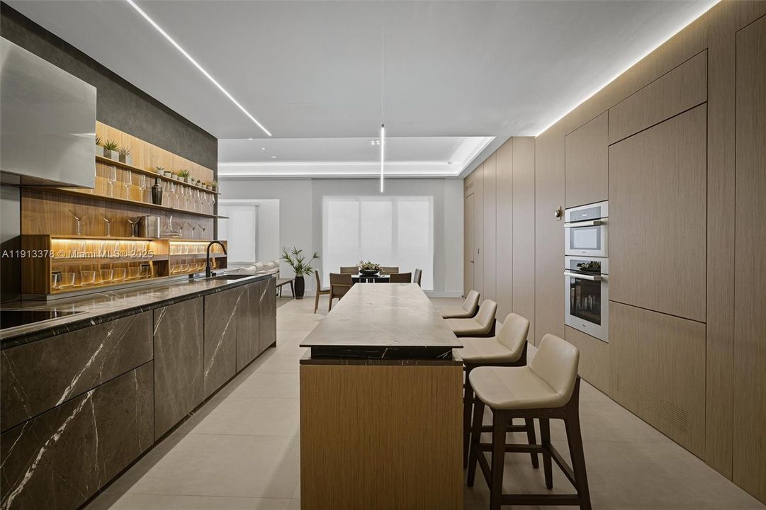 待售: $2,990,000 (2 贝兹, 2 浴室, 1640 平方英尺)