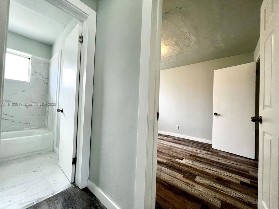Active With Contract: $1,750 (2 beds, 1 baths, 0 Square Feet)