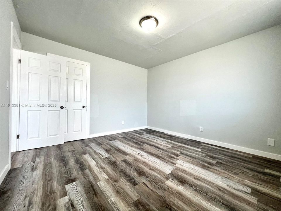 Active With Contract: $1,750 (2 beds, 1 baths, 0 Square Feet)
