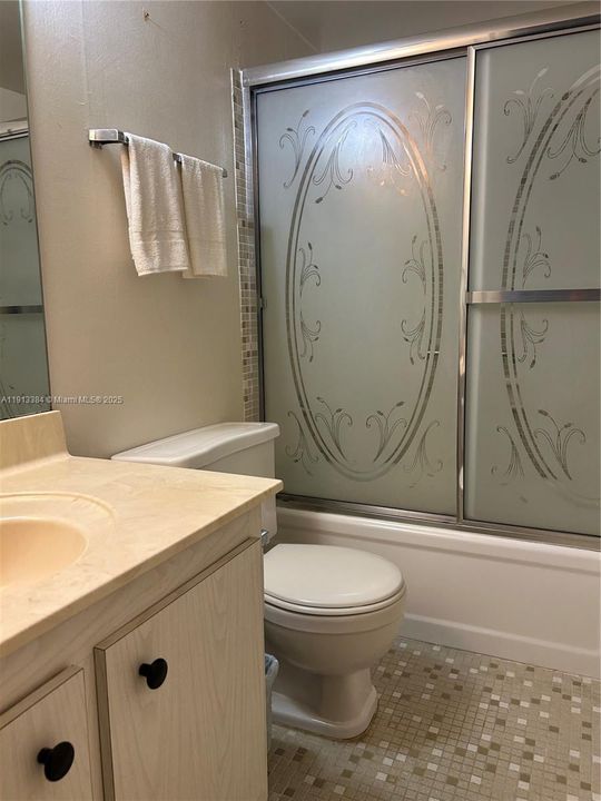 На продажу: $75,000 (2 спален, 2 ванн, 1160 Квадратных фут)