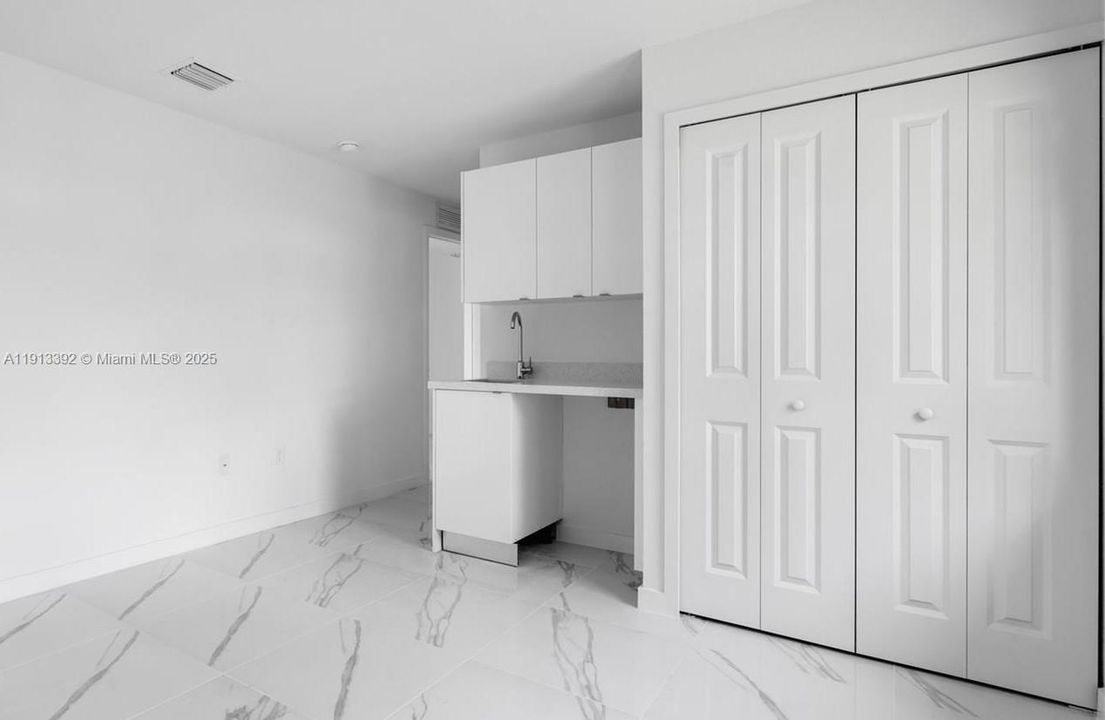 出租: $4,300 (4 贝兹, 3 浴室, 1802 平方英尺)