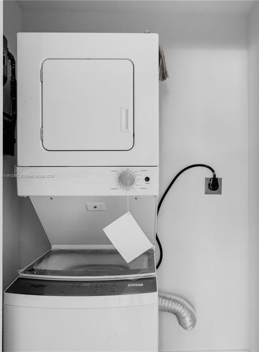 出租: $4,300 (4 贝兹, 3 浴室, 1802 平方英尺)