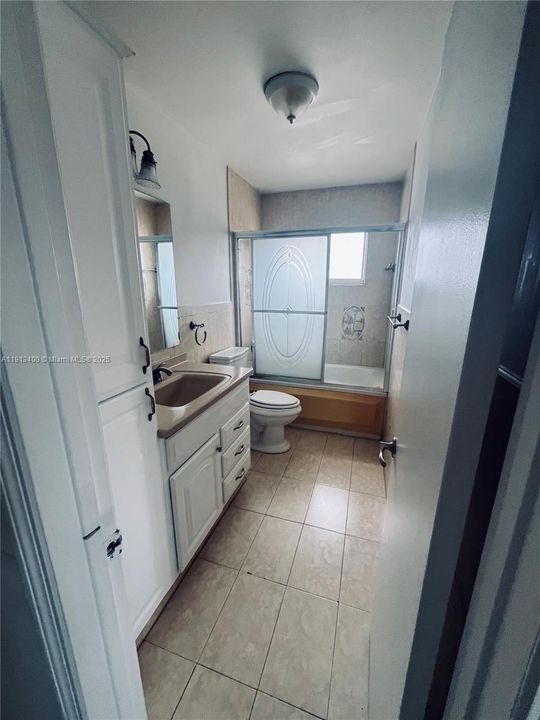 В аренду: $2,350 (3 спален, 2 ванн, 1069 Квадратных фут)