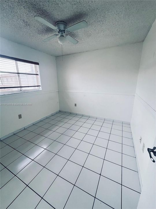 В аренду: $2,350 (3 спален, 2 ванн, 1069 Квадратных фут)