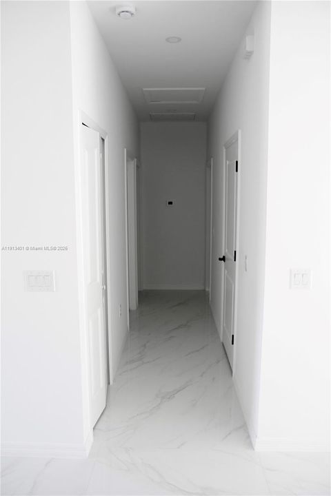 For Sale: $305,000 (3 beds, 3 baths, 1060 Square Feet)