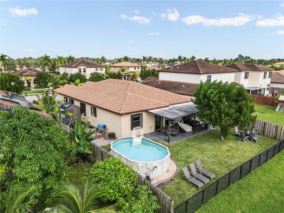 На продажу: $600,000 (4 спален, 3 ванн, 2045 Квадратных фут)