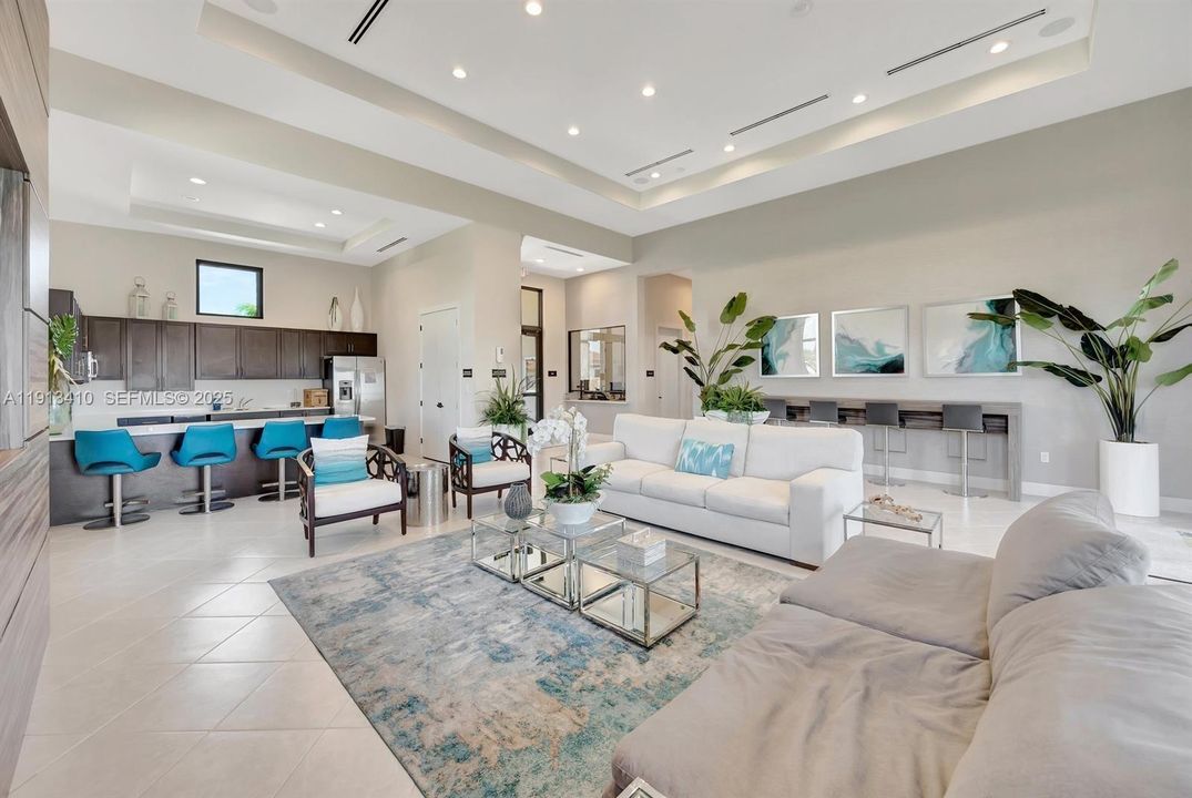 На продажу: $600,000 (4 спален, 3 ванн, 2045 Квадратных фут)