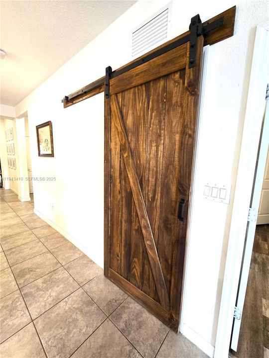 На продажу: $600,000 (4 спален, 3 ванн, 2045 Квадратных фут)