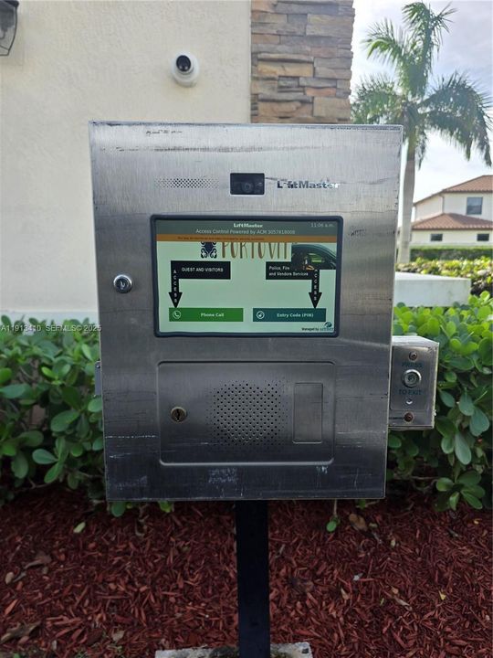 На продажу: $600,000 (4 спален, 3 ванн, 2045 Квадратных фут)