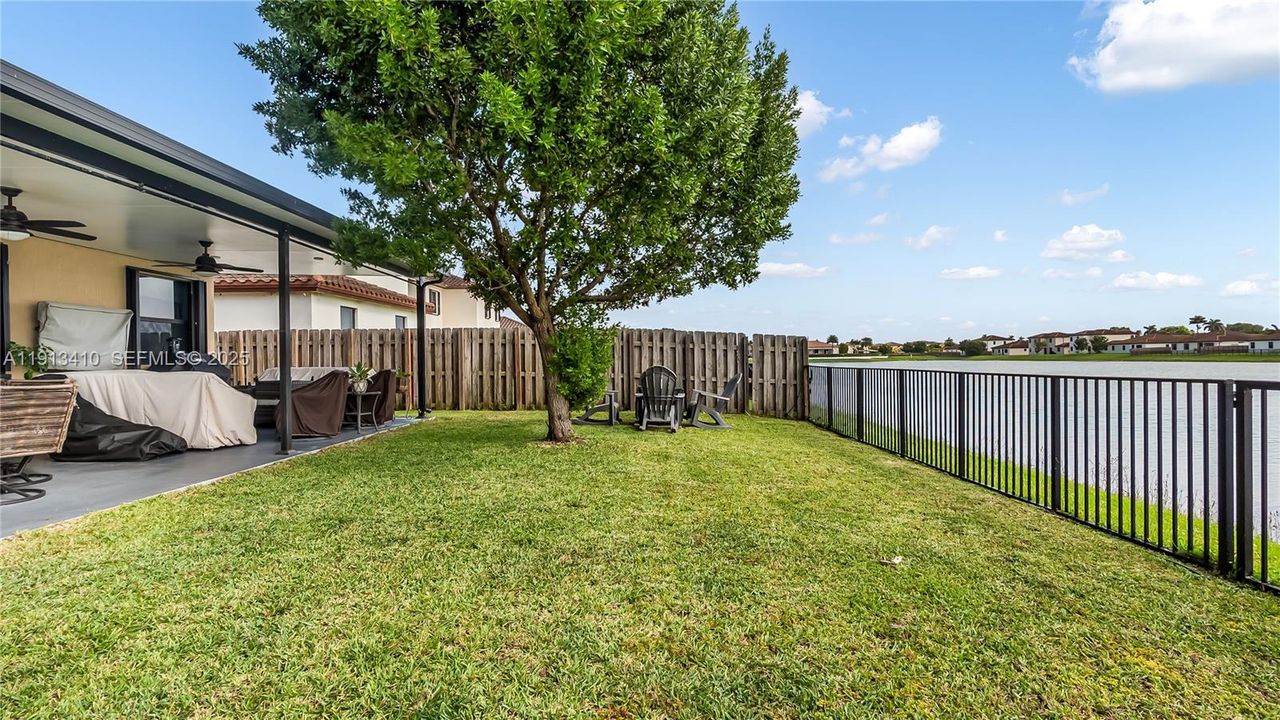 На продажу: $600,000 (4 спален, 3 ванн, 2045 Квадратных фут)