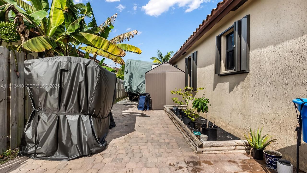 На продажу: $600,000 (4 спален, 3 ванн, 2045 Квадратных фут)