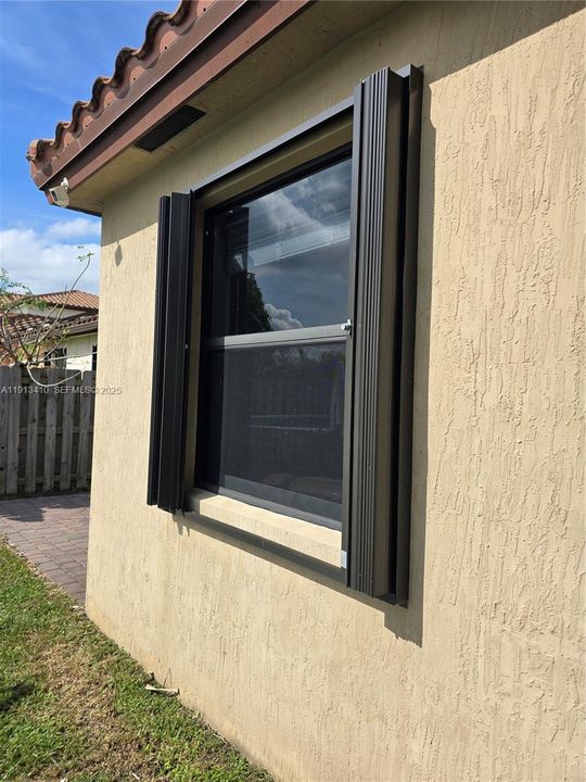 На продажу: $600,000 (4 спален, 3 ванн, 2045 Квадратных фут)