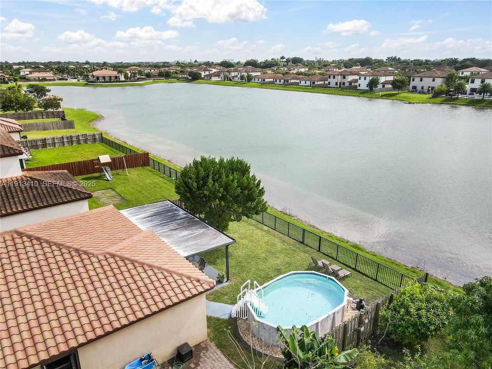 На продажу: $600,000 (4 спален, 3 ванн, 2045 Квадратных фут)