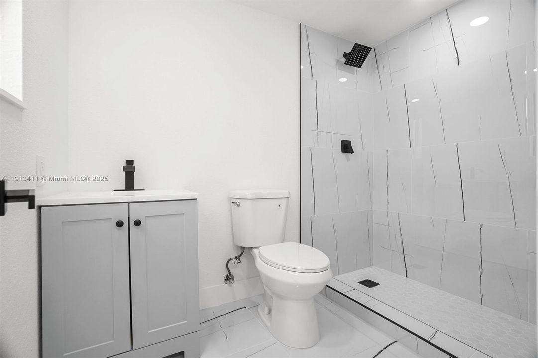 待售: $645,000 (4 贝兹, 2 浴室, 1530 平方英尺)