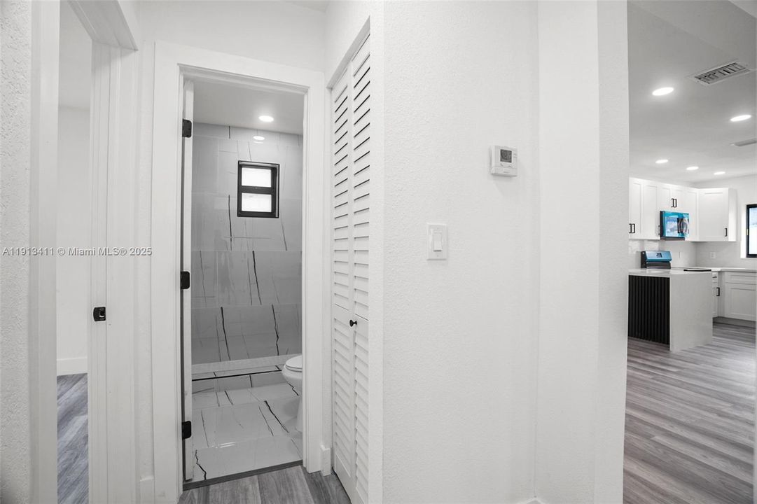 待售: $645,000 (4 贝兹, 2 浴室, 1530 平方英尺)