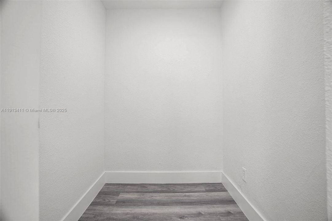 待售: $645,000 (4 贝兹, 2 浴室, 1530 平方英尺)