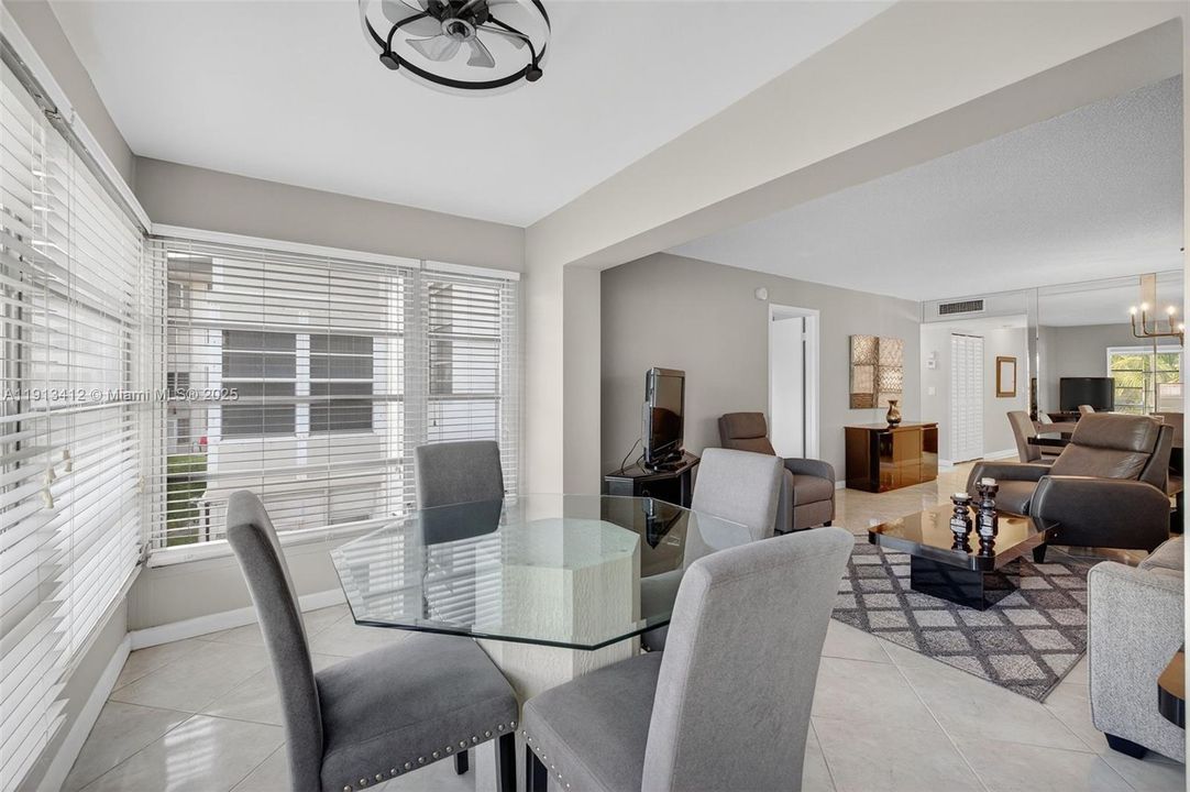 待售: $125,500 (2 贝兹, 2 浴室, 1021 平方英尺)