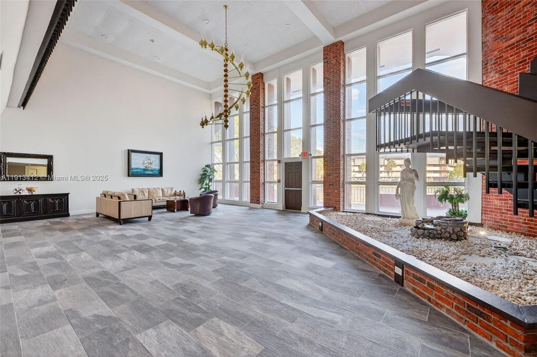 待售: $125,500 (2 贝兹, 2 浴室, 1021 平方英尺)