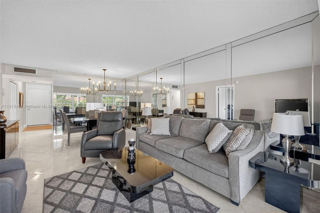 待售: $125,500 (2 贝兹, 2 浴室, 1021 平方英尺)