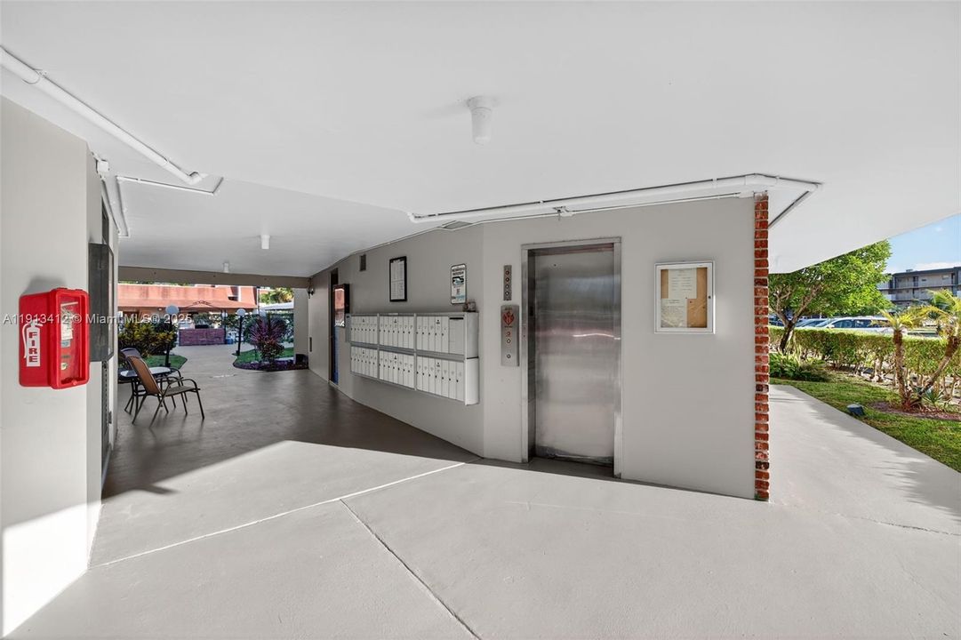 待售: $125,500 (2 贝兹, 2 浴室, 1021 平方英尺)