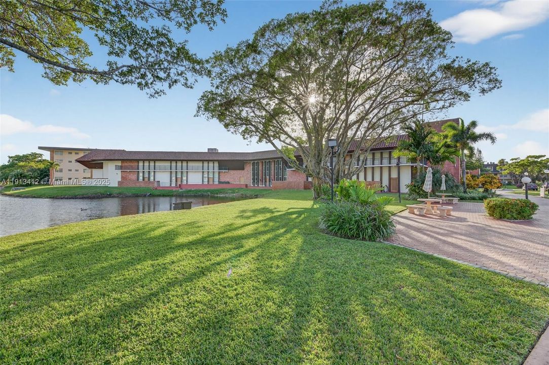 待售: $125,500 (2 贝兹, 2 浴室, 1021 平方英尺)