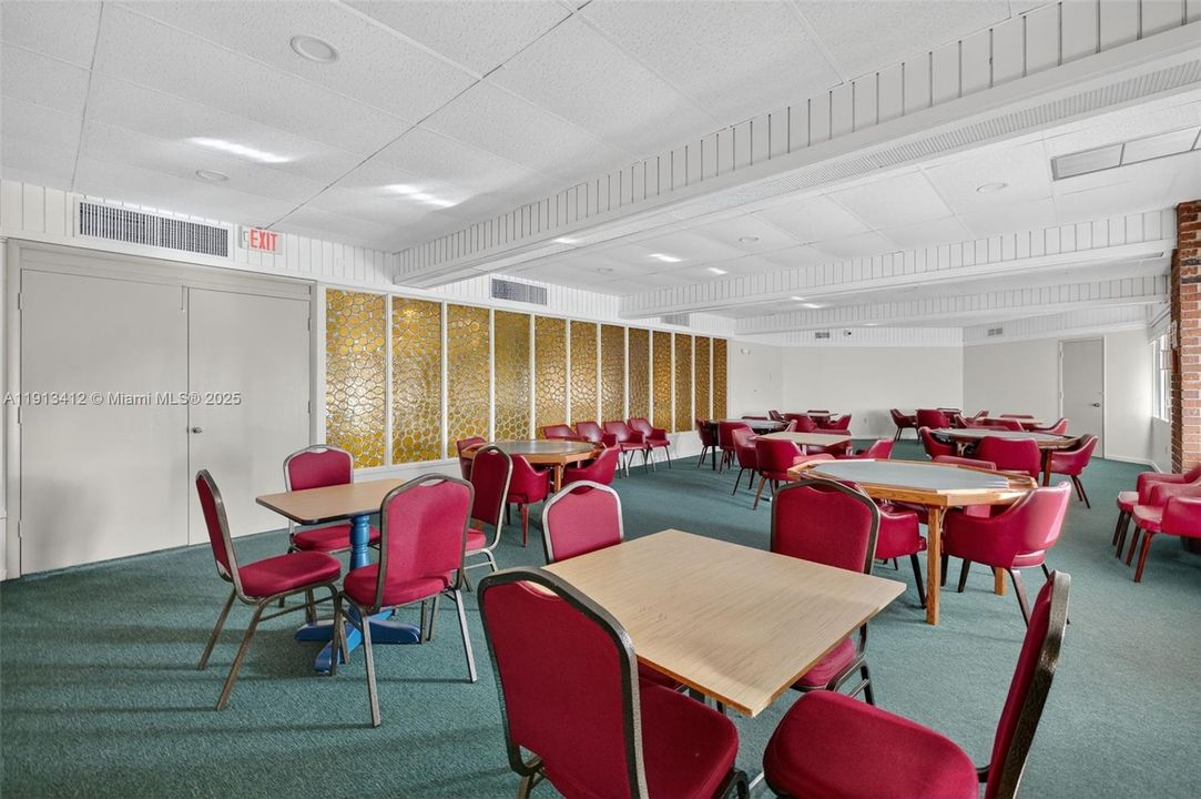 待售: $125,500 (2 贝兹, 2 浴室, 1021 平方英尺)