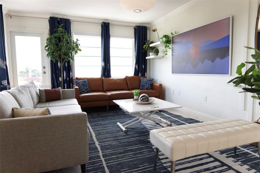 待售: $325,000 (1 贝兹, 1 浴室, 671 平方英尺)