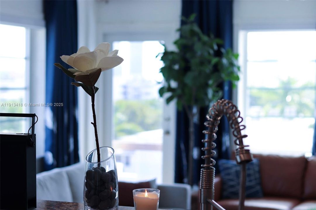 待售: $325,000 (1 贝兹, 1 浴室, 671 平方英尺)