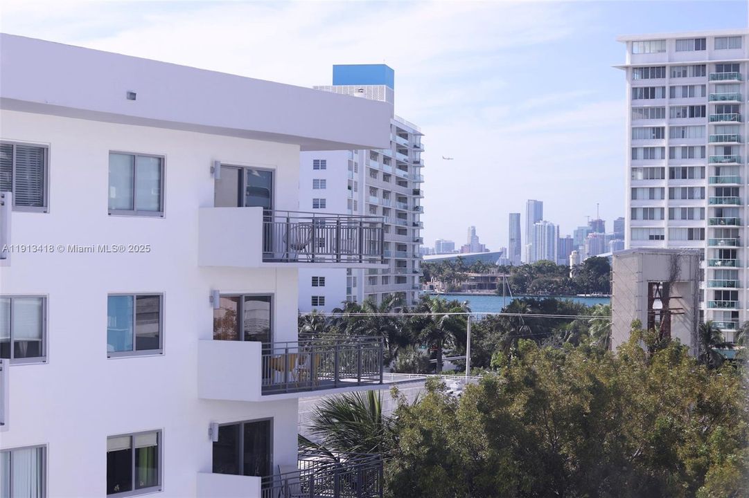 待售: $325,000 (1 贝兹, 1 浴室, 671 平方英尺)