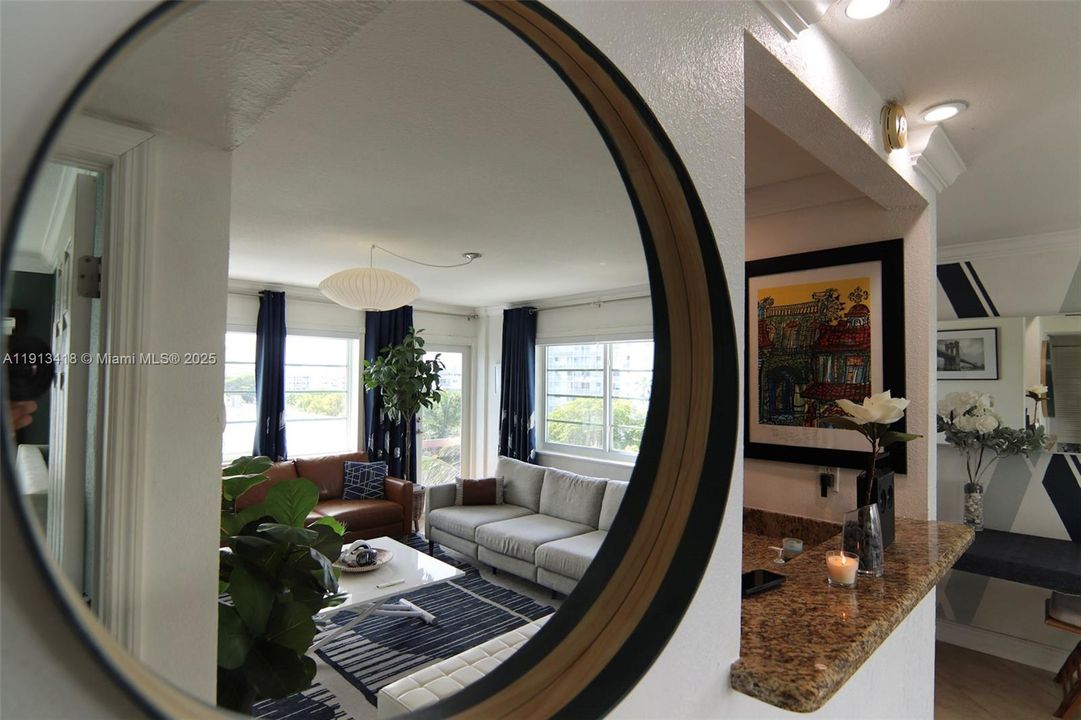 待售: $325,000 (1 贝兹, 1 浴室, 671 平方英尺)