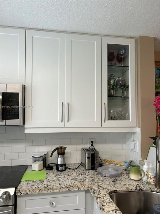 待售: $295,000 (2 贝兹, 2 浴室, 963 平方英尺)