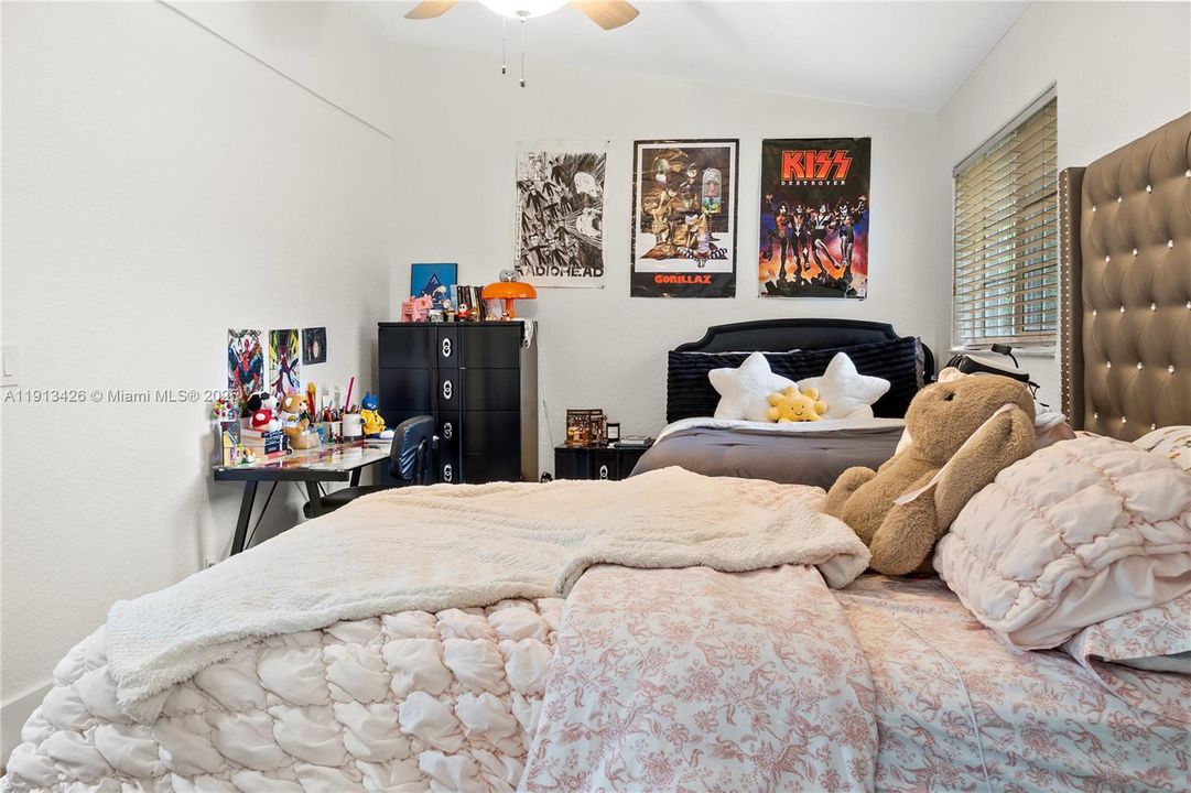 For Rent: $2,900 (3 beds, 2 baths, 1580 Square Feet)