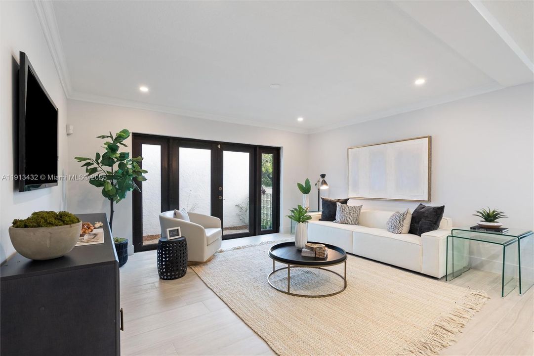 For Sale: $2,575,000 (5 beds, 4 baths, 3271 Square Feet)