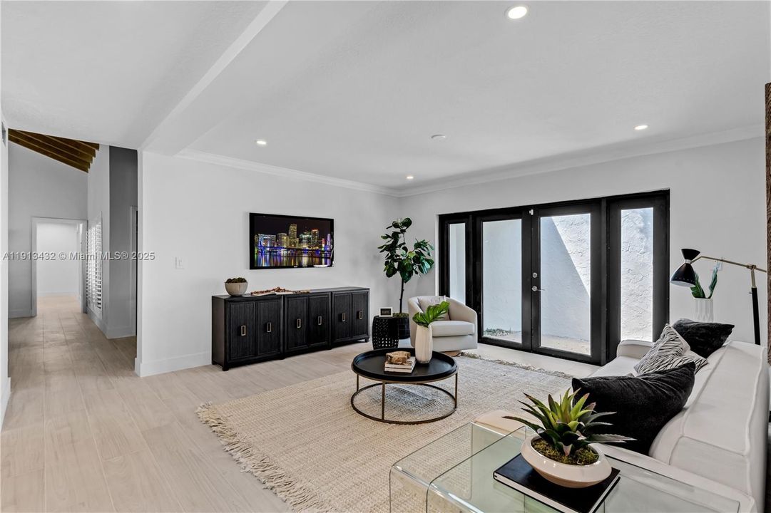 For Sale: $2,575,000 (5 beds, 4 baths, 3271 Square Feet)