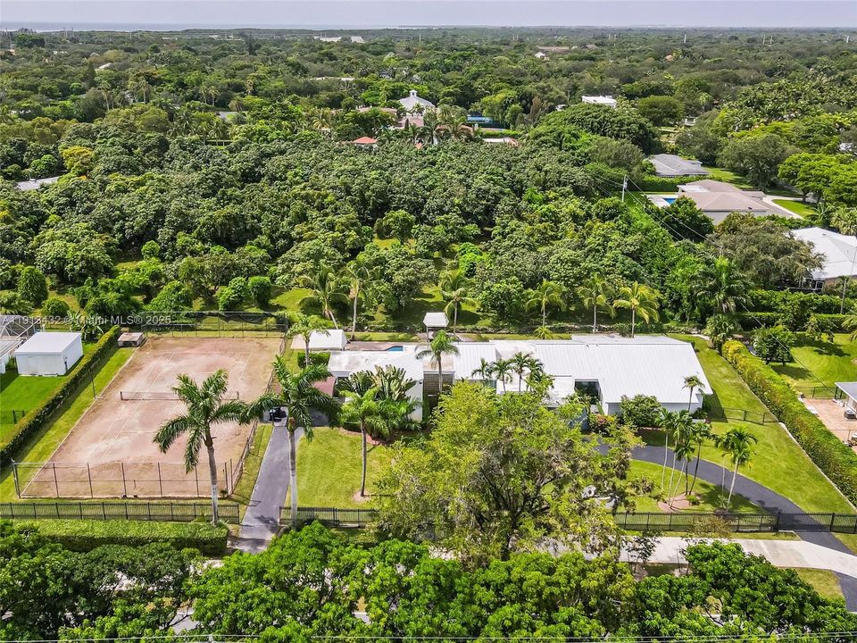 For Sale: $2,575,000 (5 beds, 4 baths, 3271 Square Feet)