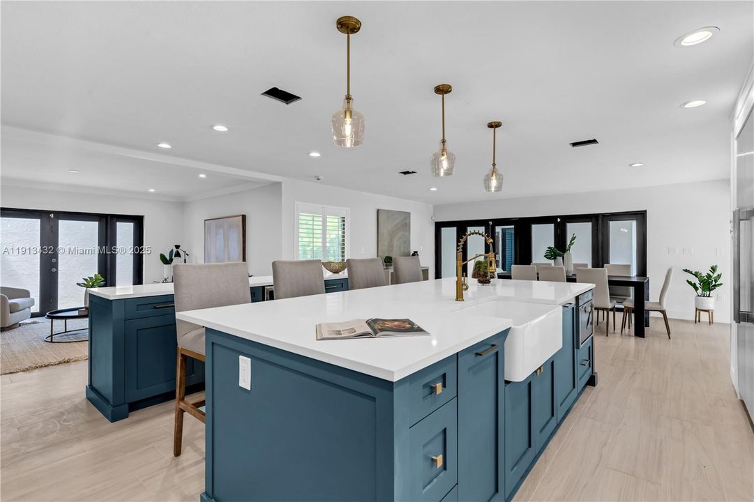 For Sale: $2,575,000 (5 beds, 4 baths, 3271 Square Feet)