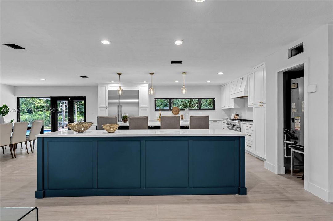 For Sale: $2,575,000 (5 beds, 4 baths, 3271 Square Feet)