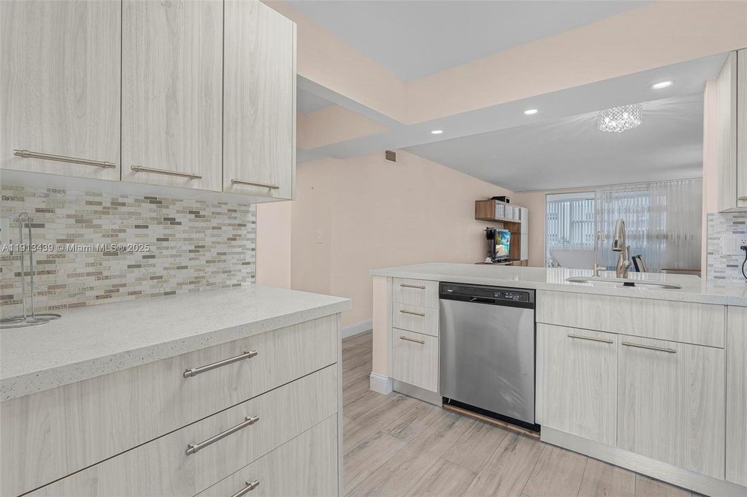 На продажу: $200,000 (1 спален, 1 ванн, 847 Квадратных фут)