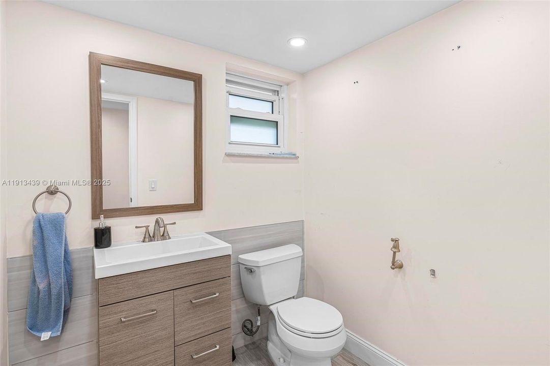 На продажу: $200,000 (1 спален, 1 ванн, 847 Квадратных фут)