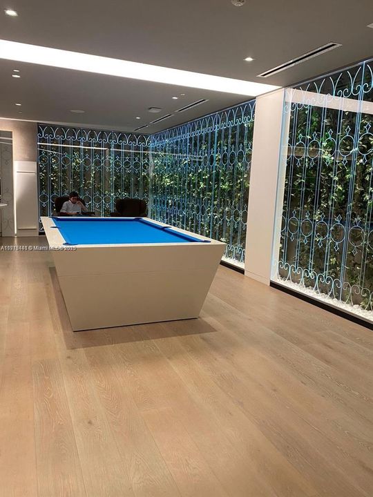 Под контрактом: $5,500 (1 спален, 1 ванн, 870 Квадратных фут)