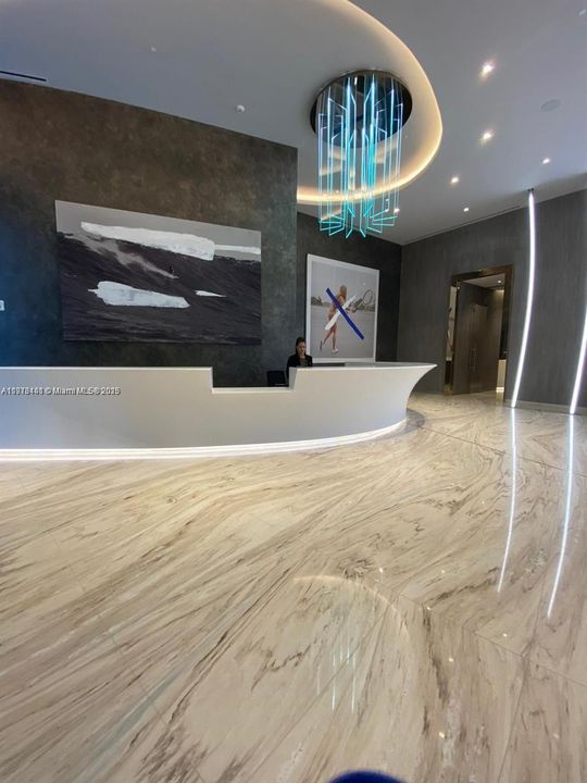 Под контрактом: $5,500 (1 спален, 1 ванн, 870 Квадратных фут)