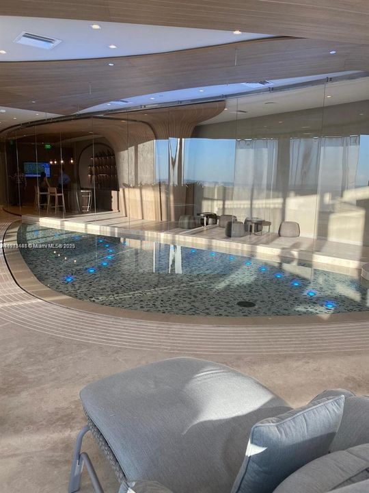 Под контрактом: $5,500 (1 спален, 1 ванн, 870 Квадратных фут)