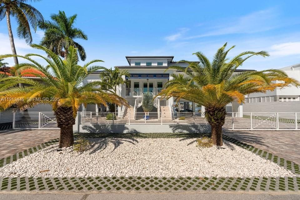 На продажу: $4,400,000 (4 спален, 4 ванн, 2907 Квадратных фут)