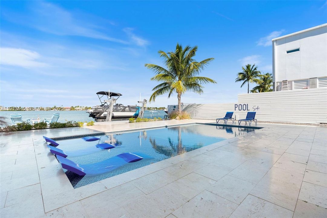 На продажу: $4,400,000 (4 спален, 4 ванн, 2907 Квадратных фут)