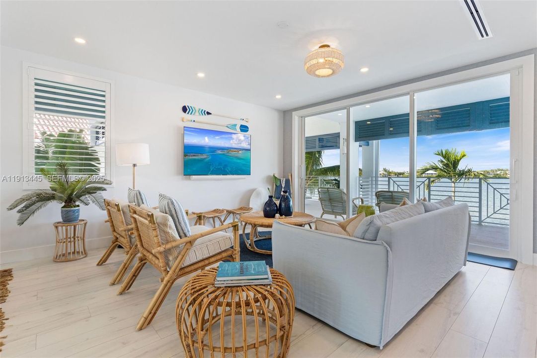 На продажу: $4,400,000 (4 спален, 4 ванн, 2907 Квадратных фут)