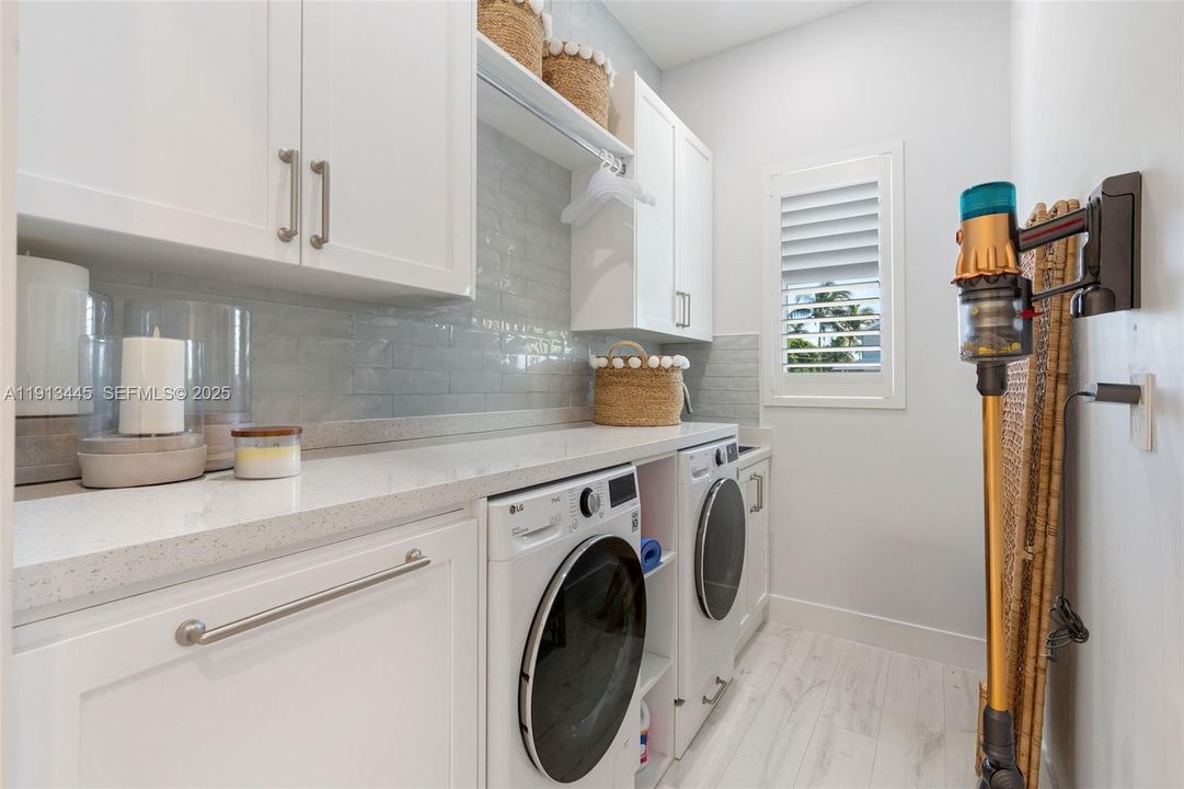 На продажу: $4,400,000 (4 спален, 4 ванн, 2907 Квадратных фут)