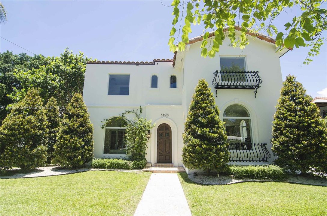 En Venta: $7,000,000 (5 camas, 4 baños, 3741 Pies cuadrados)