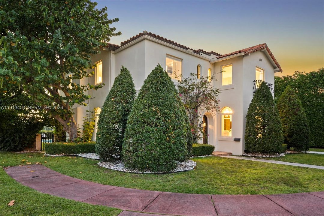 En Venta: $6,750,000 (5 camas, 4 baños, 3741 Pies cuadrados)