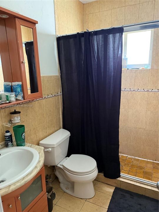 En Venta: $829,000 (4 camas, 3 baños, 1571 Pies cuadrados)