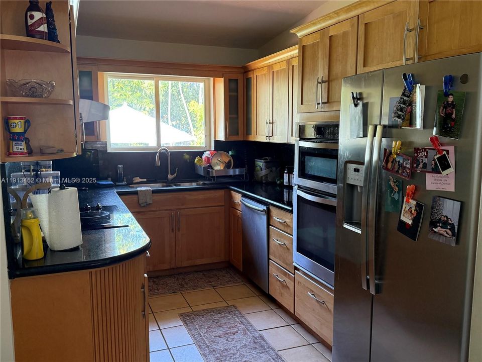 En Venta: $829,000 (4 camas, 3 baños, 1571 Pies cuadrados)